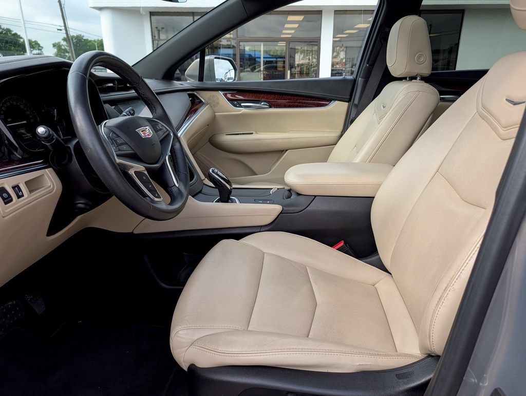 Used 2018 Cadillac XT5 Premium Luxury FWD image 24