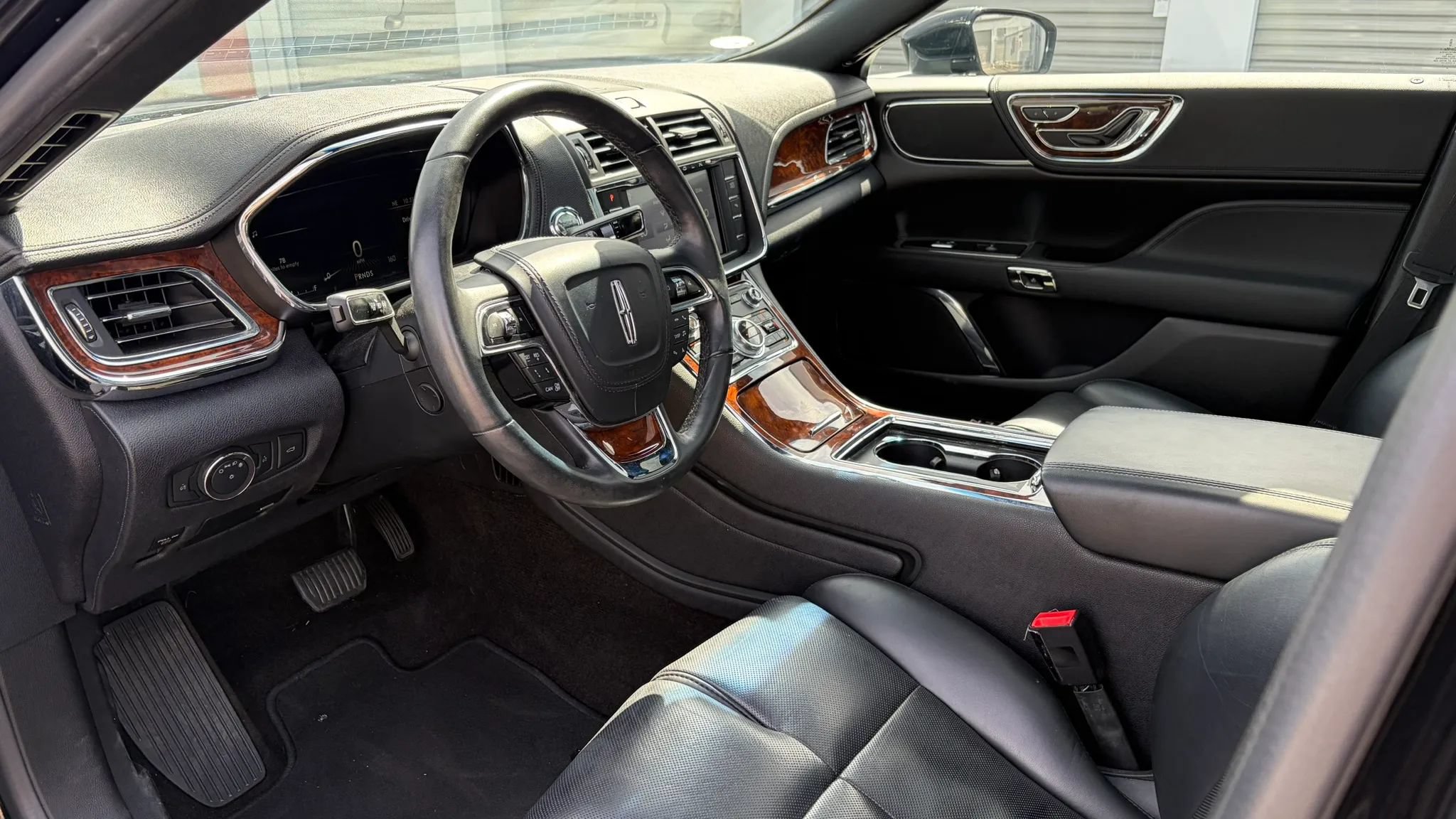 Used 2019 Lincoln Continental Select w/ Continental Climate Package AWD/4WD image 10