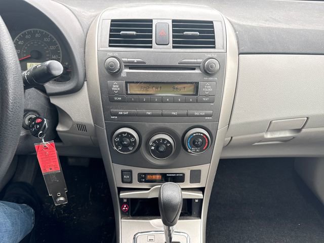 Used 2011 Toyota Corolla LE FWD image 26