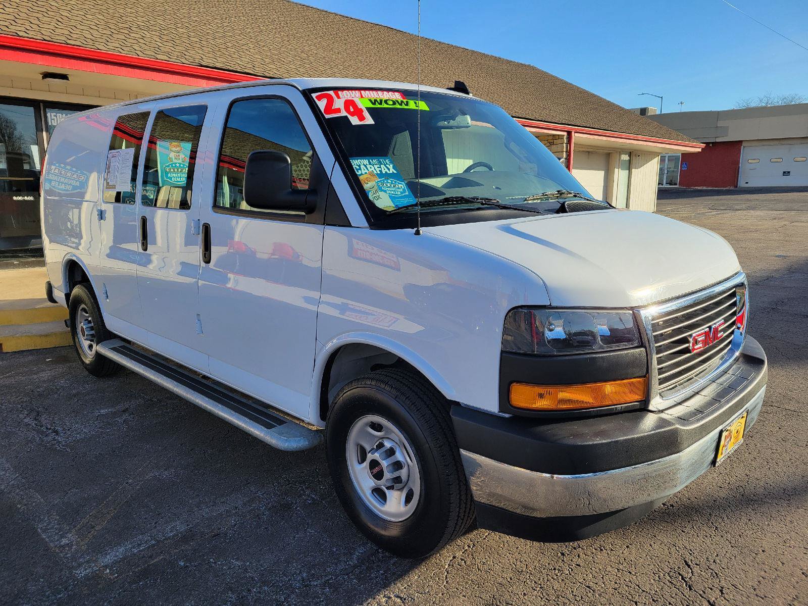Used 2024 GMC Savana 2500 w/ Driver Convenience Package RWD image 3