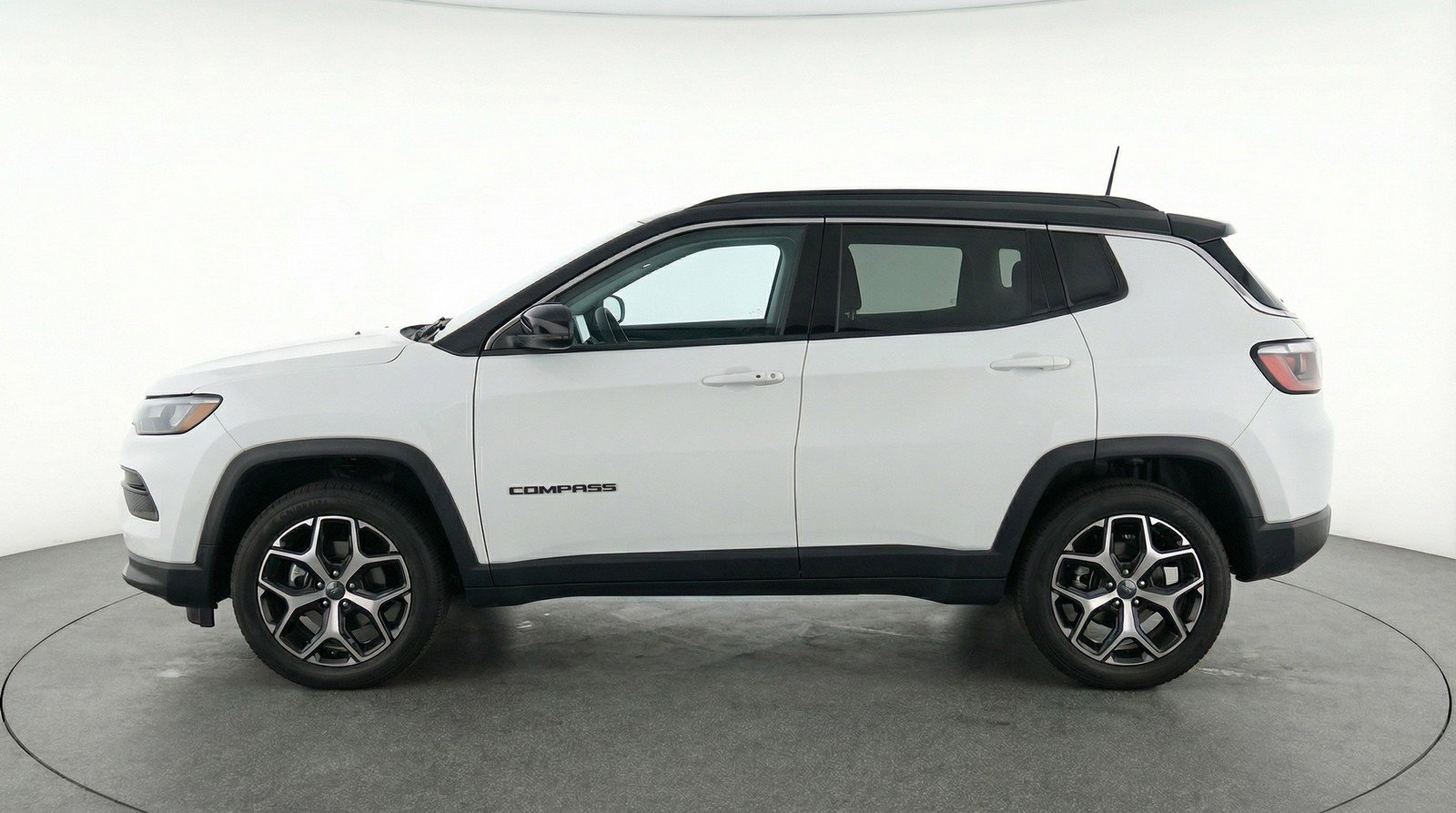 Used 2025 Jeep Compass Limited image 5
