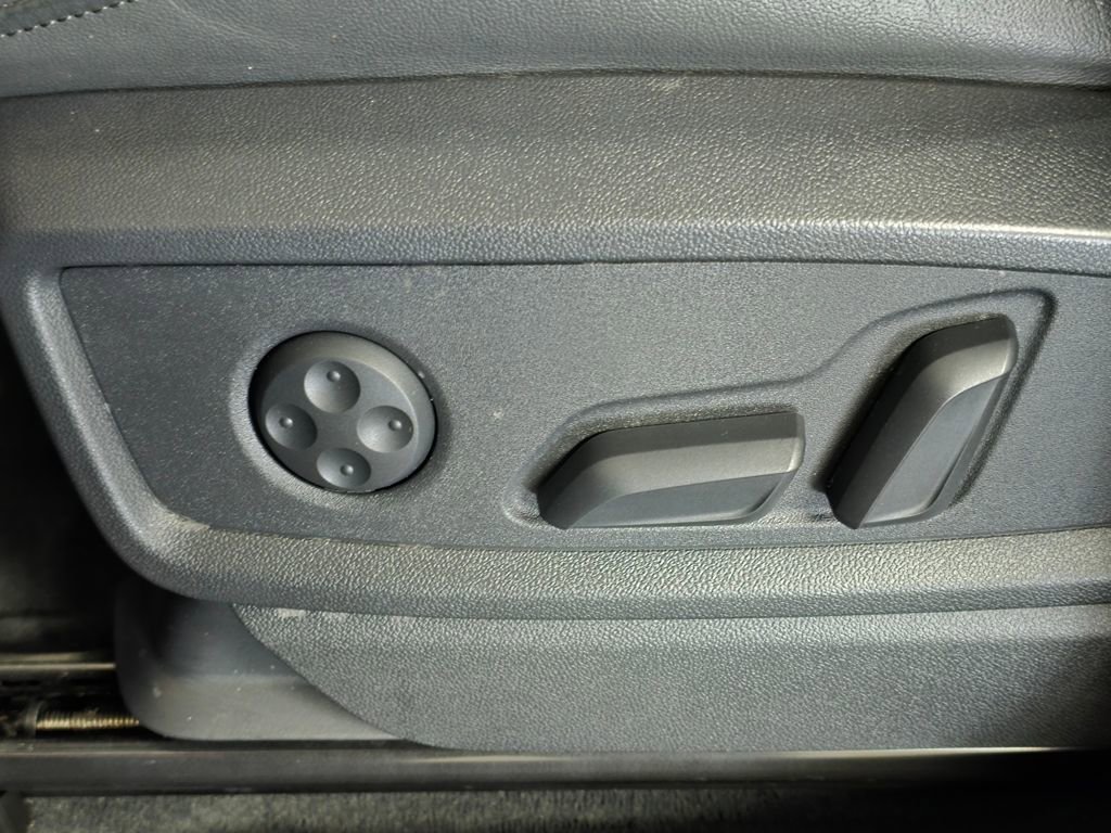 Used 2023 Audi Q5 2.0T Premium w/ Convenience Package image 15