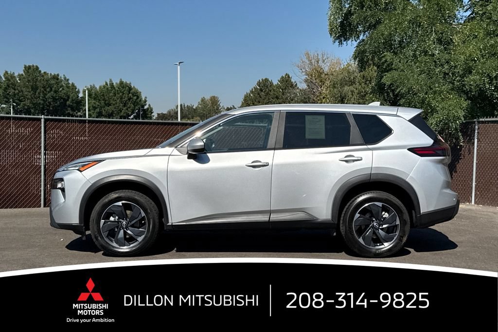 Used 2025 Nissan Rogue SV AWD/4WD image 10