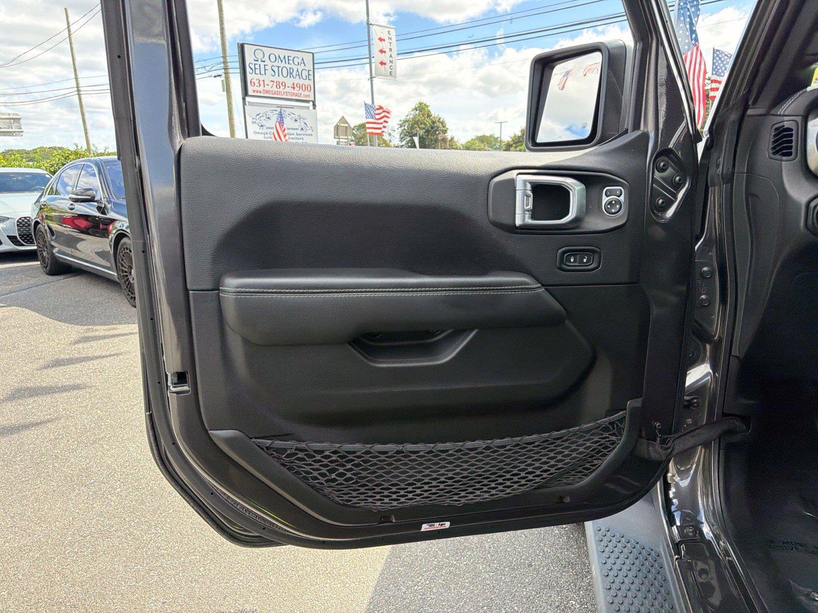 Used 2022 Jeep Wrangler Unlimited Sahara AWD/4WD image 26