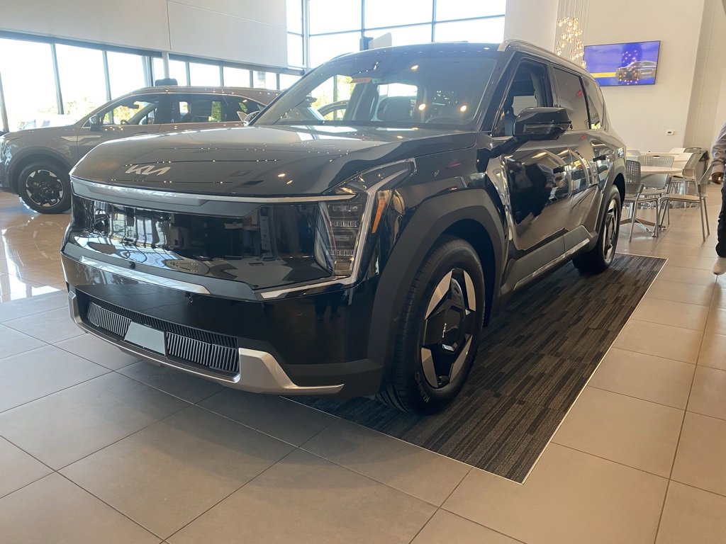 New 2026 Kia EV9 Wind image 2