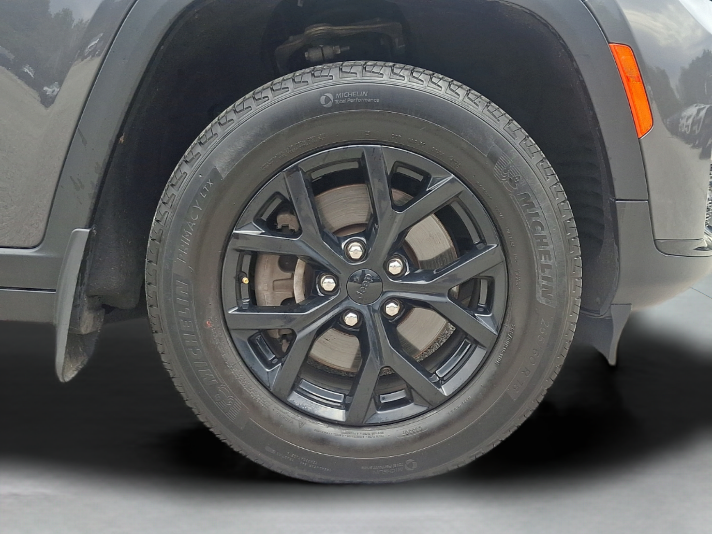 Certified 2024 Jeep Grand Cherokee L Altitude AWD/4WD image 8