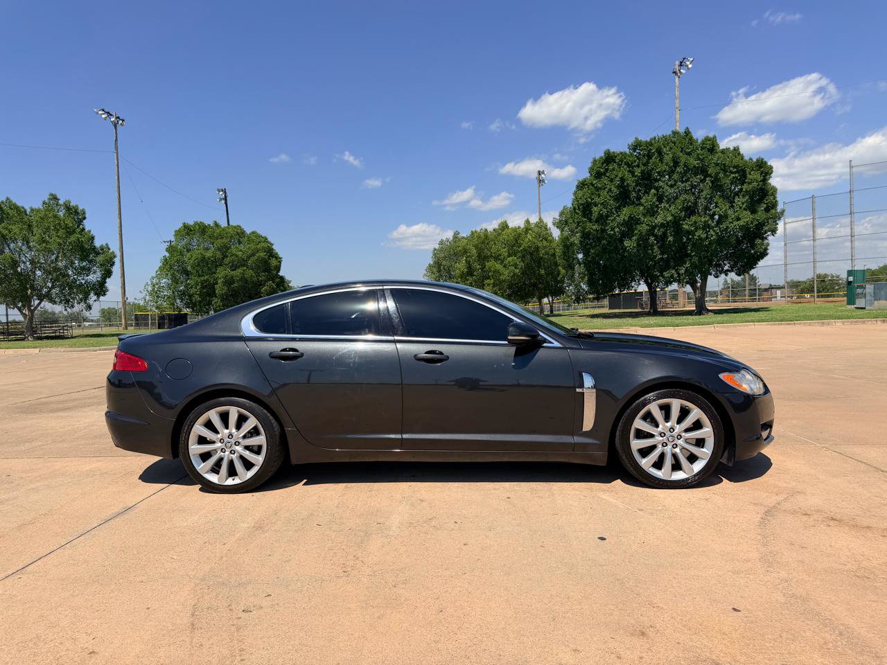 Used 2011 Jaguar XF Portfolio RWD image 31