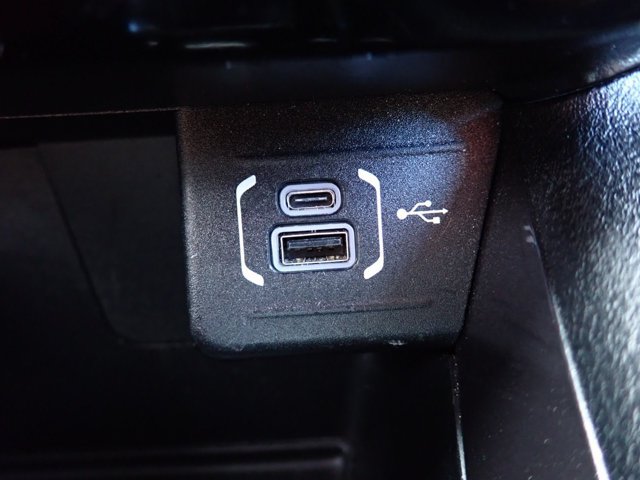 Used 2024 Jeep Compass Latitude AWD/4WD image 17