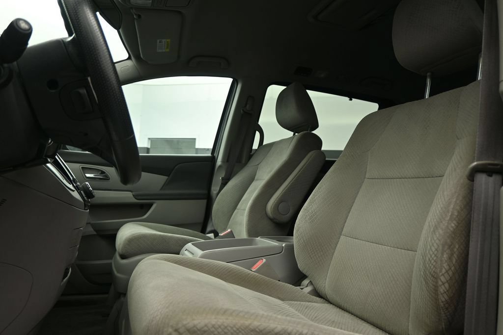 Used 2016 Honda Odyssey SE image 14