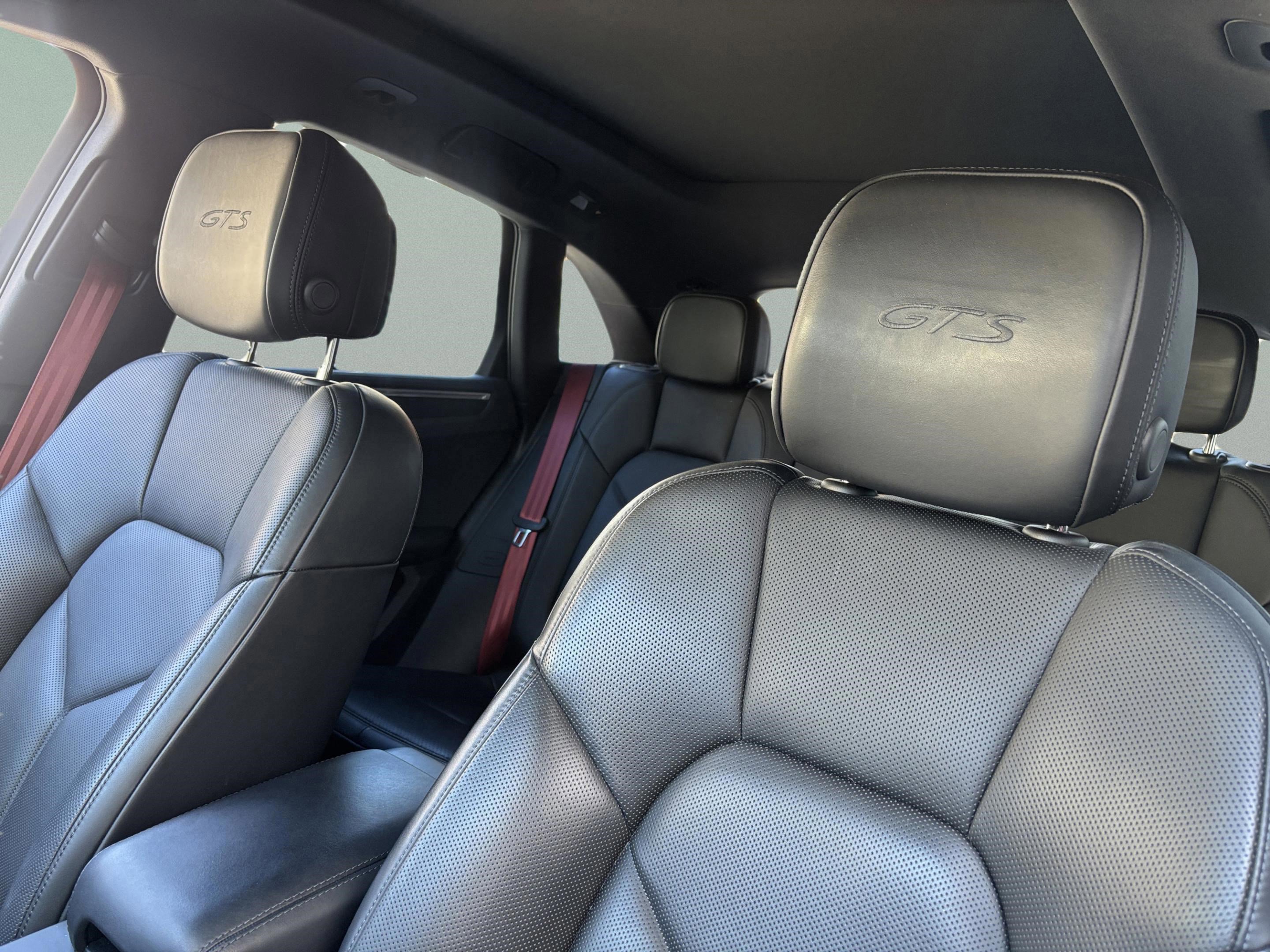 Used 2022 Porsche Macan GTS image 16