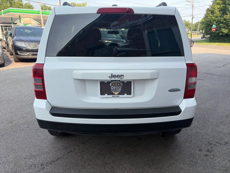 Used 2016 Jeep Patriot Latitude FWD image 6