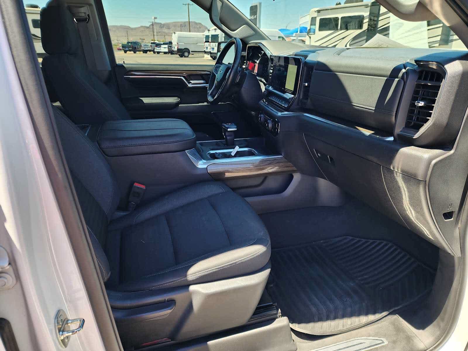 Used 2023 Chevrolet Silverado 1500 RST AWD/4WD image 15