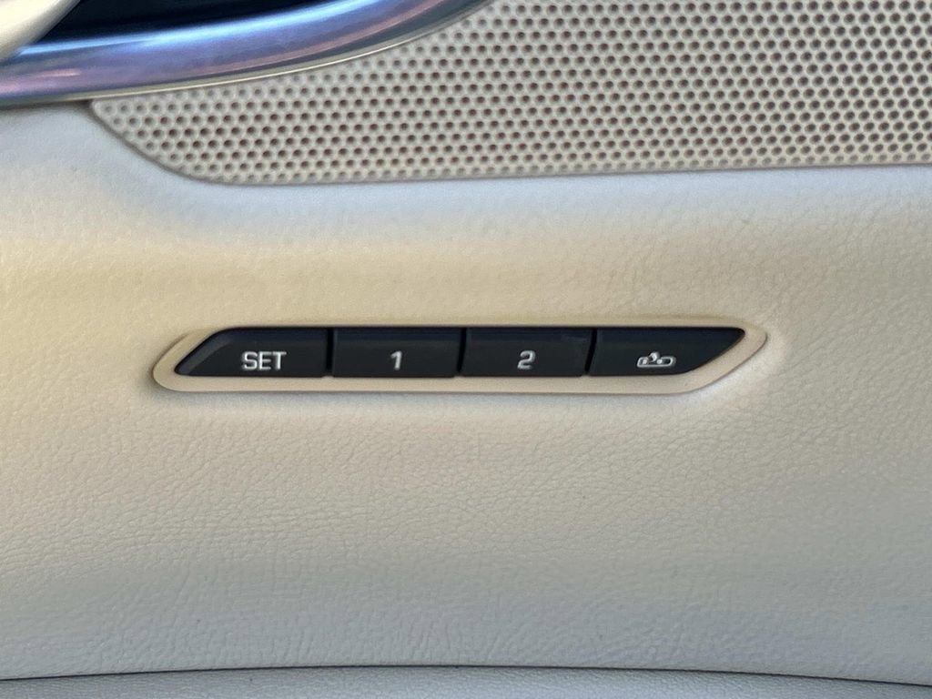 Used 2017 Cadillac XT5 Premium Luxury image 25