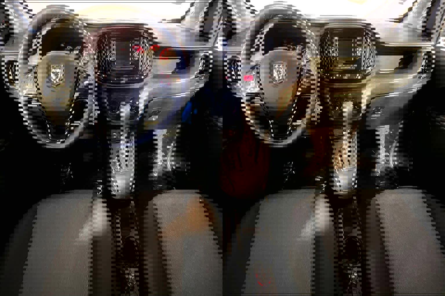 Used 2015 RAM ProMaster City Tradesman SLT FWD image 15