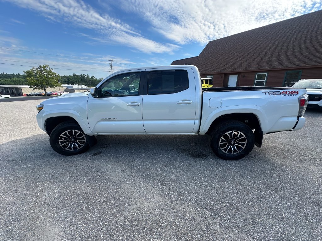 Used 2023 Toyota Tacoma TRD Sport w/ Technology Package AWD/4WD image 2