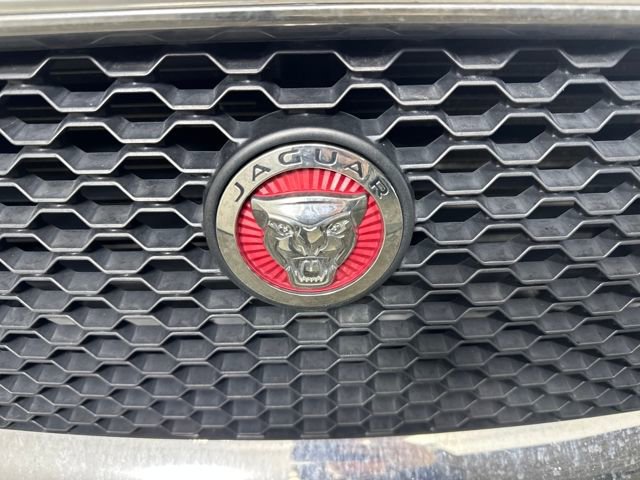 Used 2018 Jaguar F-PACE Prestige image 9