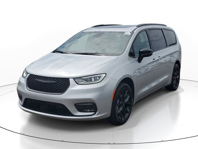 New 2026 Chrysler Pacifica Limited w/ S Appearance Package AWD/4WD image 2