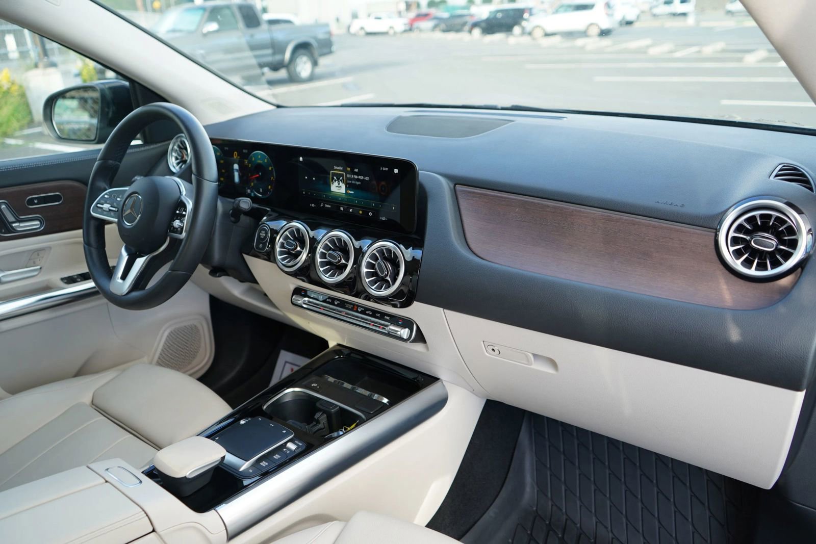 Used 2022 Mercedes-Benz GLA 250 4MATIC image 18