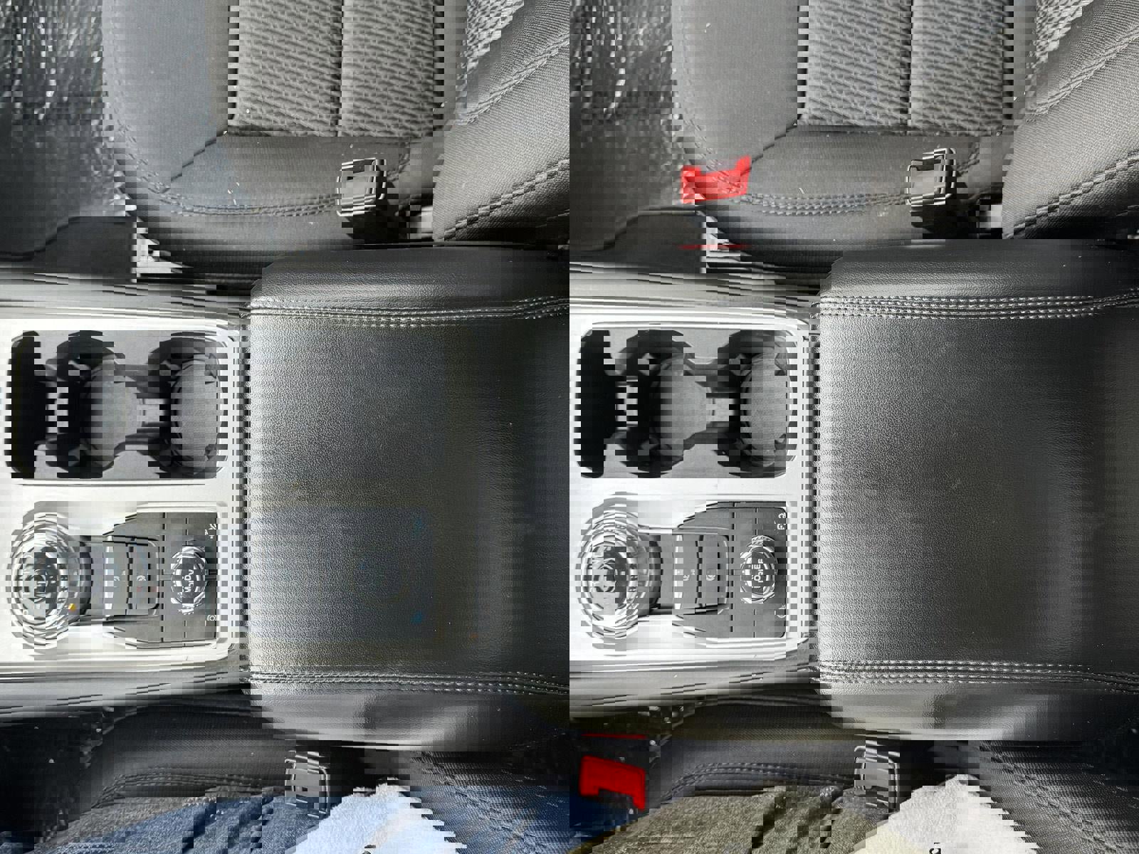 Used 2022 Ford Explorer XLT w/ Class IV Trailer Tow Package image 26