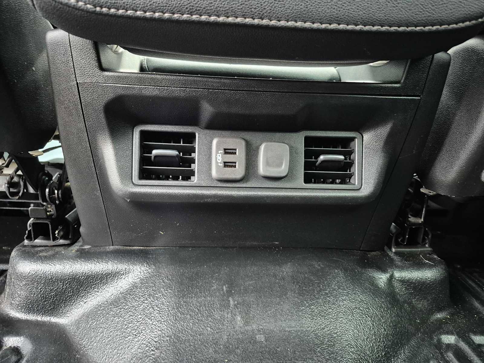 Used 2022 Chevrolet Silverado 3500 LT w/ Convenience Package image 34