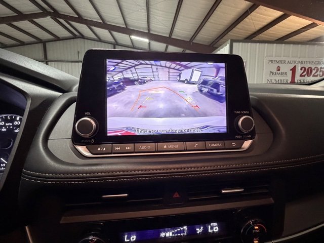 Used 2024 Nissan Rogue SV image 18