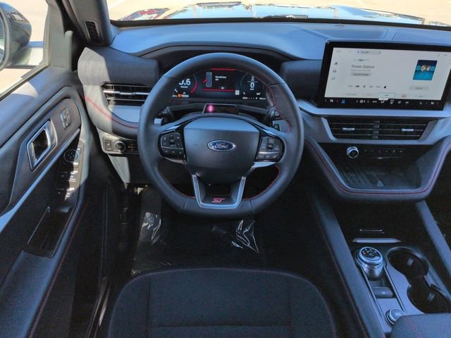Certified 2025 Ford Explorer ST image 16