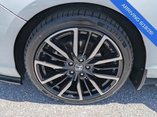 Used 2023 Honda Accord Touring image 11