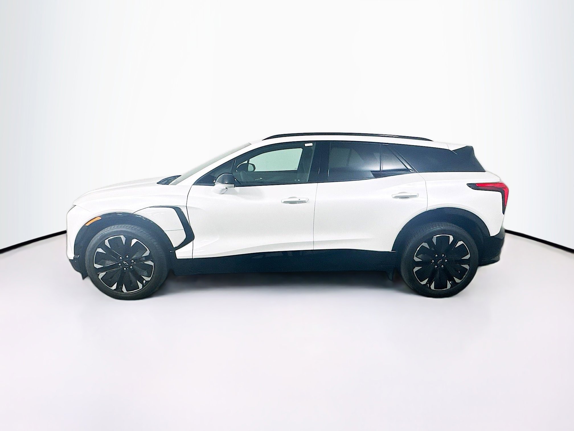 Used 2024 Chevrolet Blazer EV RS RWD image 4