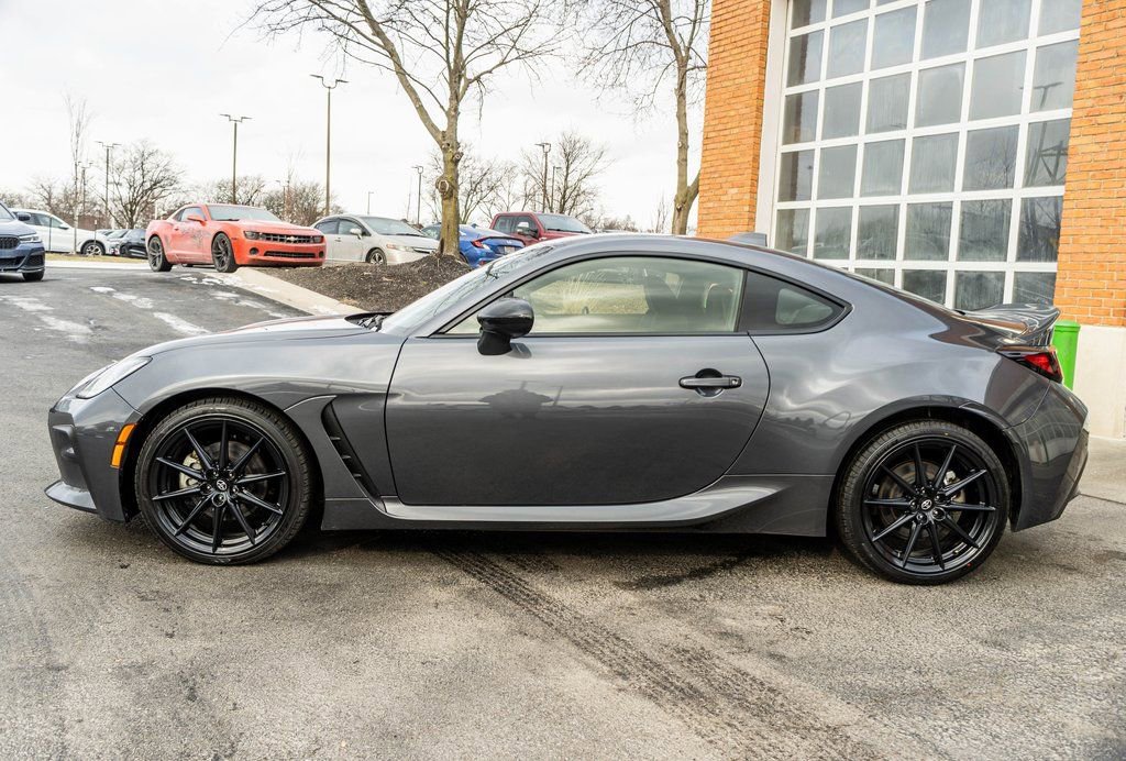 Used 2023 Toyota GR86 Premium w/ ALL Weather Mat Package (TMS) image 40