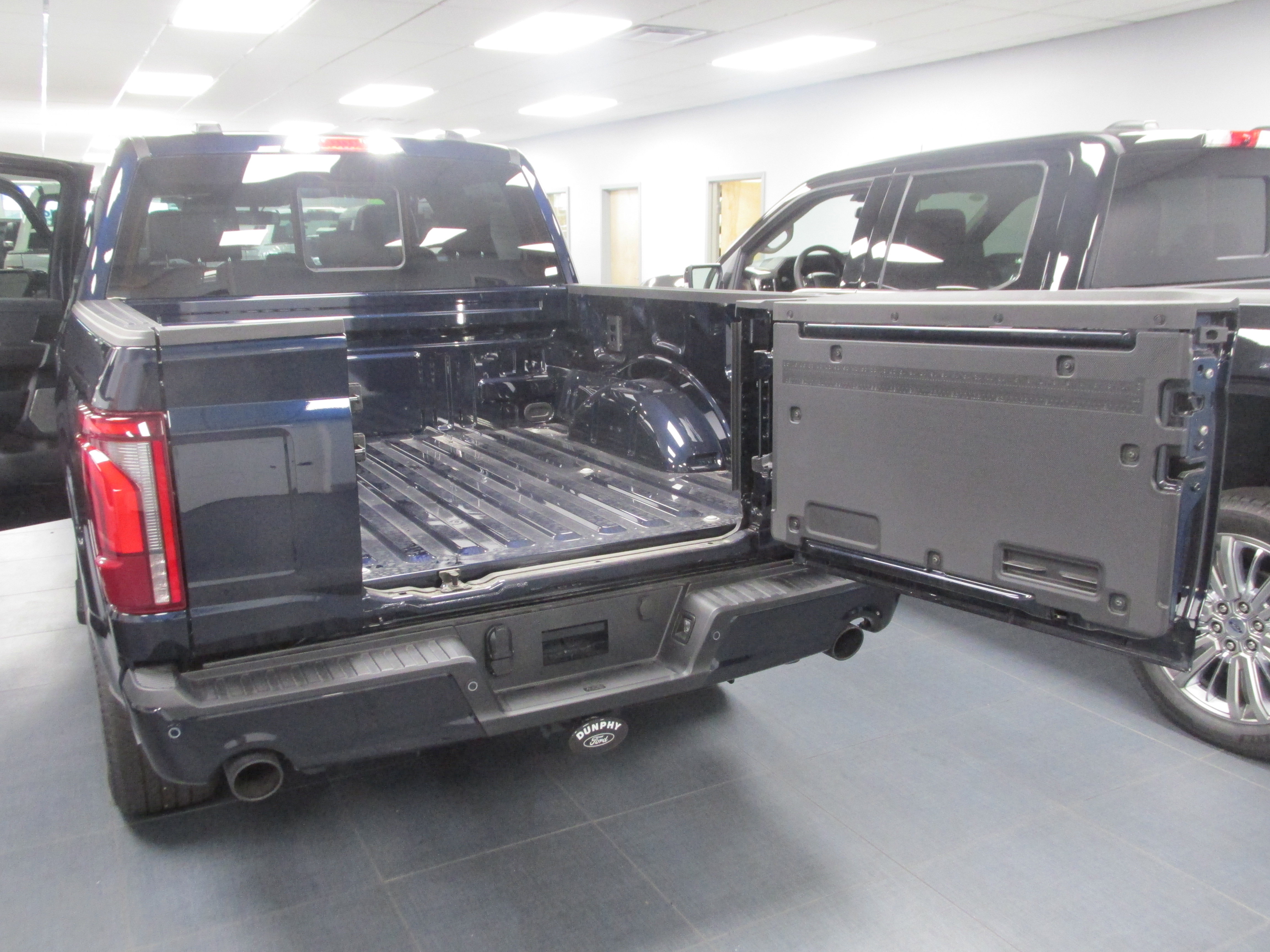 New 2025 Ford F150 Lariat w/ Equipment Group 501A Mid image 22