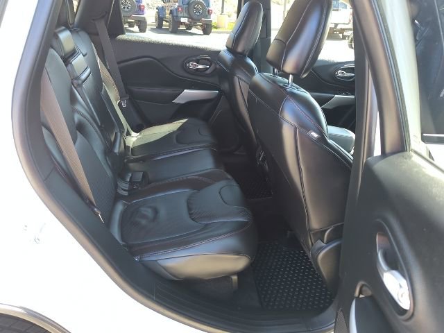 Used 2017 Jeep Cherokee Trailhawk image 24