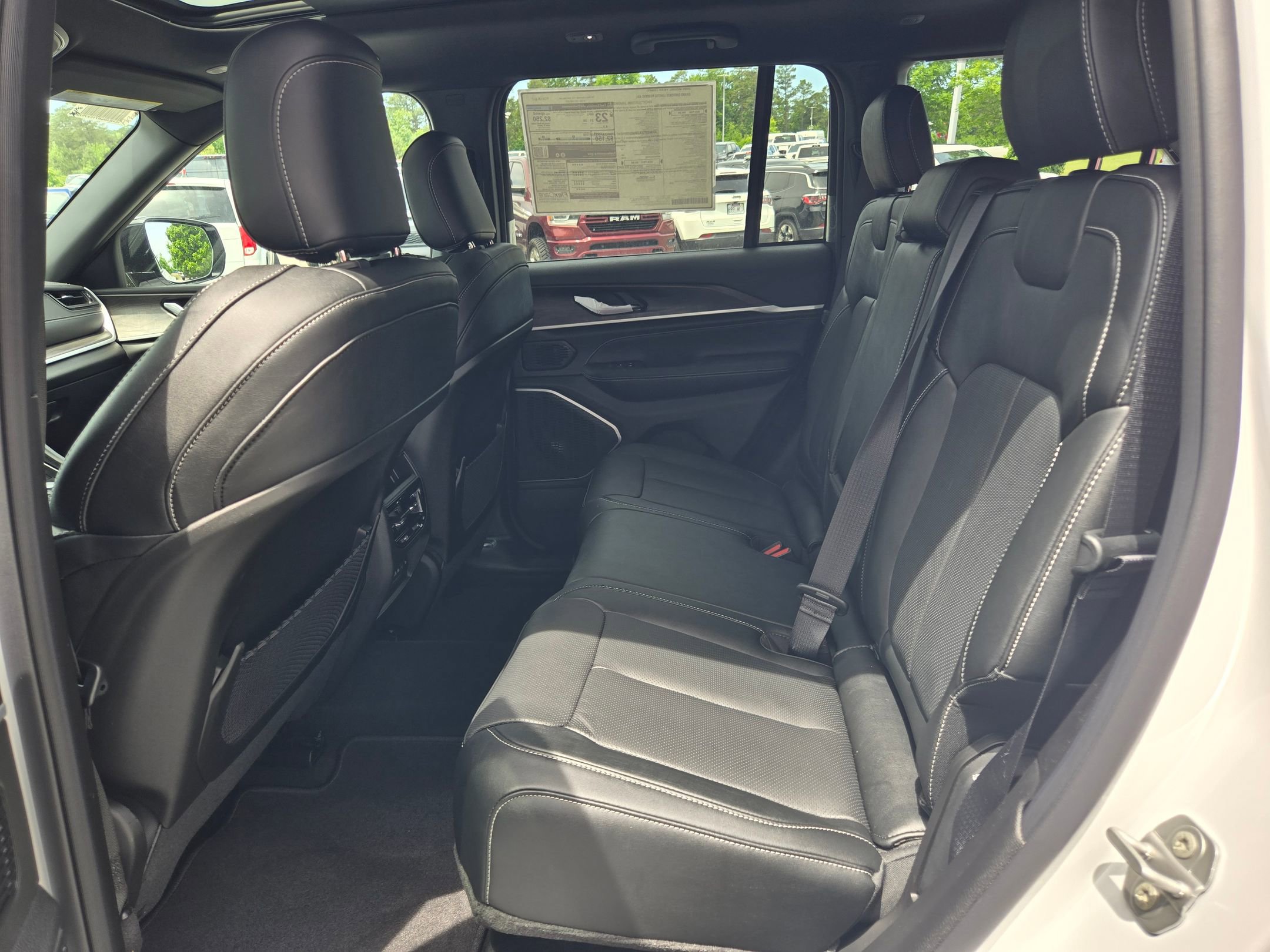 New 2026 Jeep Grand Cherokee Limited AWD/4WD image 35