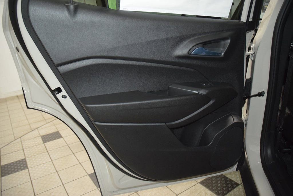 New 2026 Chevrolet Trax RS w/ Sunroof Package image 41