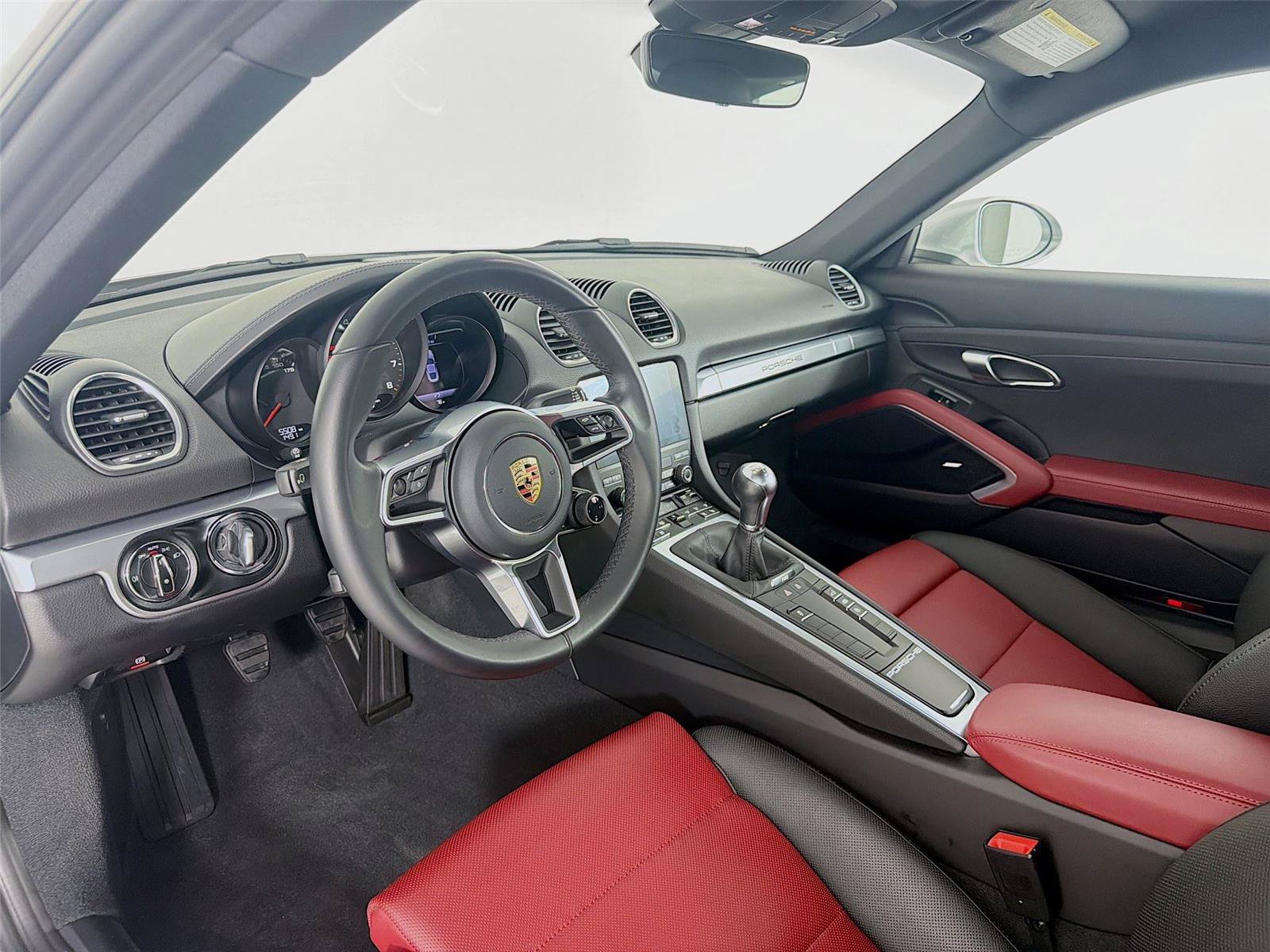 Used 2024 Porsche 718 Cayman w/ Premium Package RWD image 4