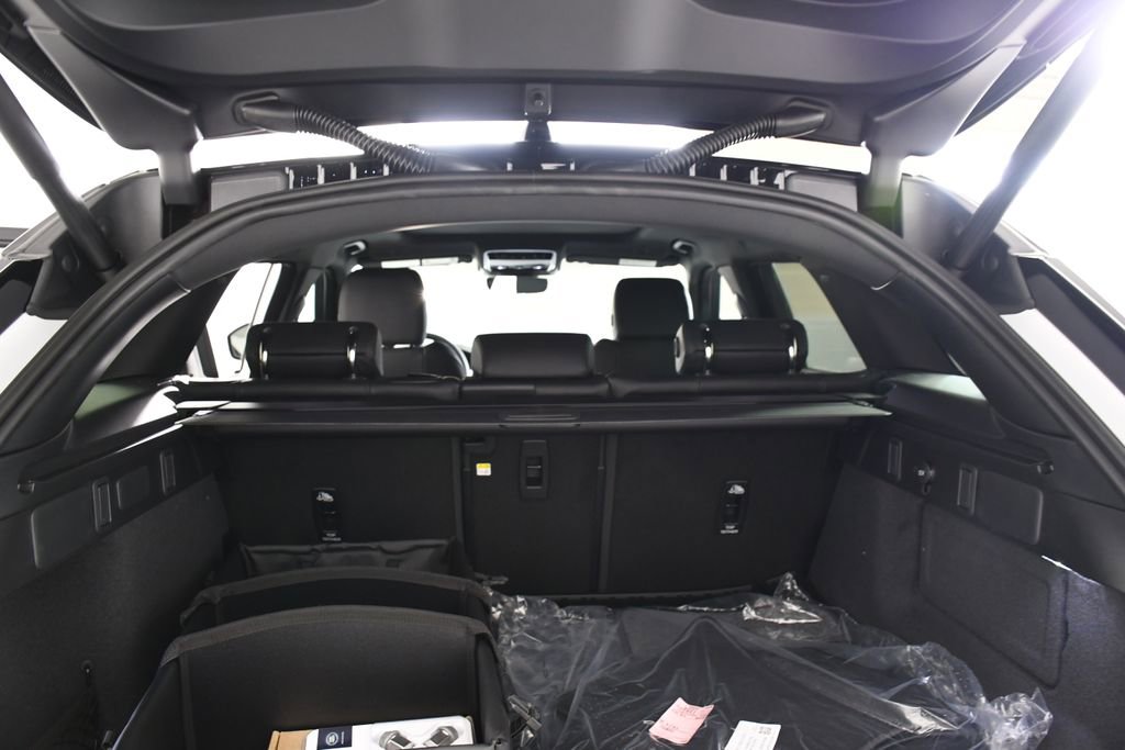 Certified 2026 Land Rover Range Rover Velar Dynamic SE AWD/4WD image 24