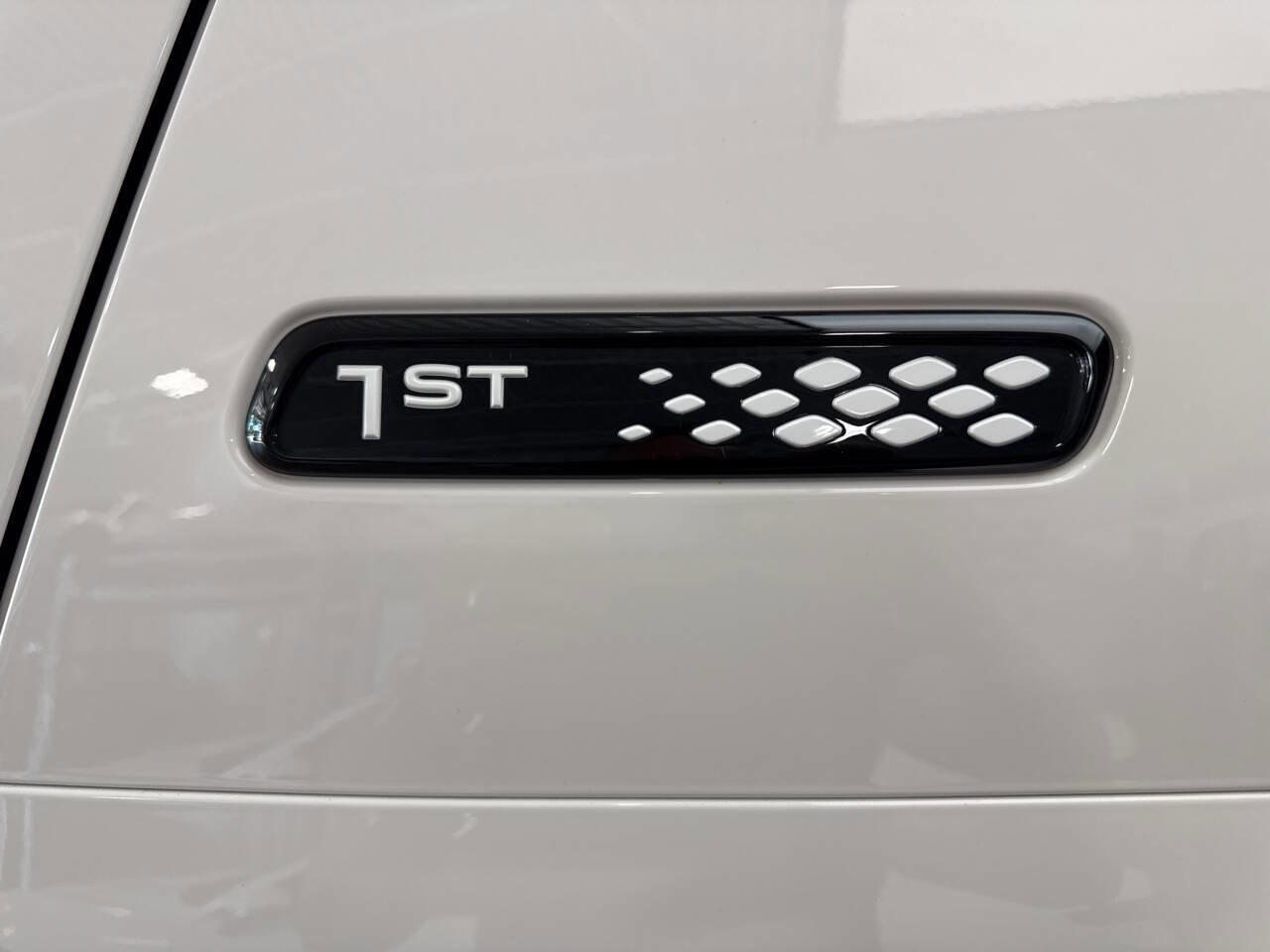 Used 2025 Volkswagen ID. Buzz 1st Edition image 40