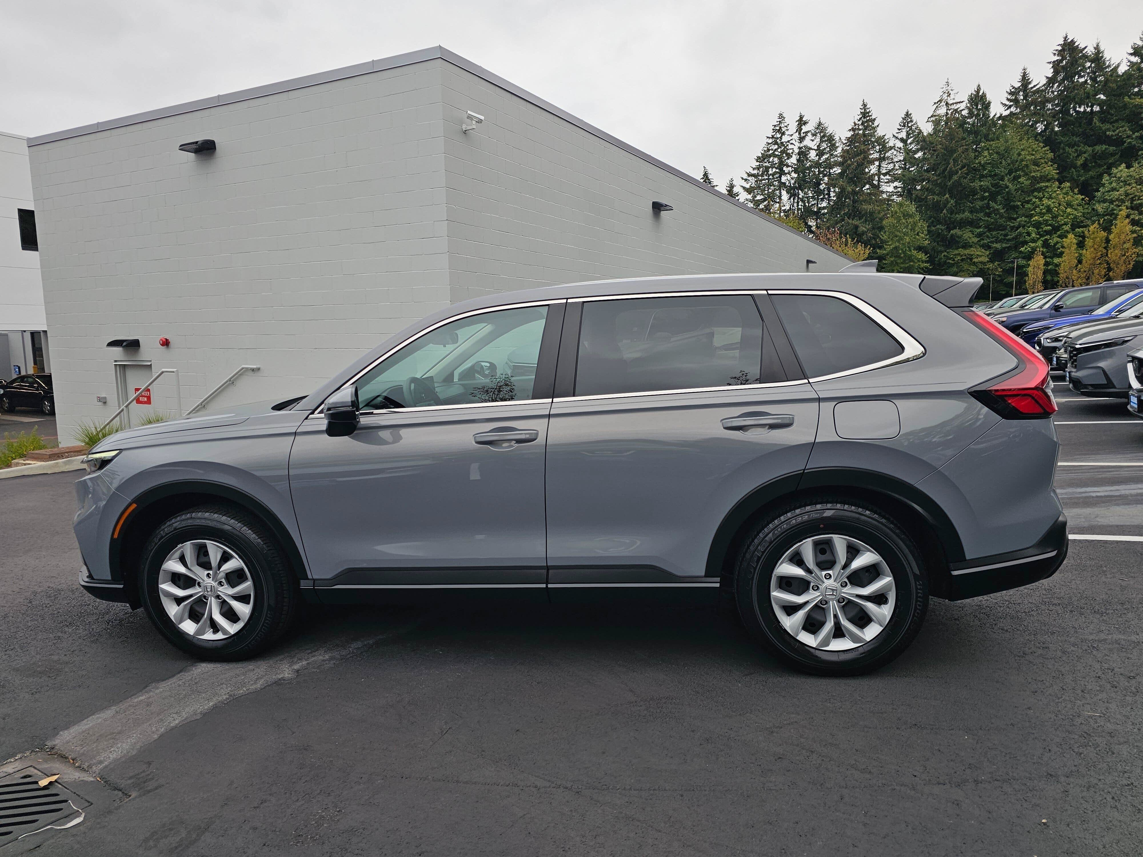Certified 2025 Honda CR-V LX image 4