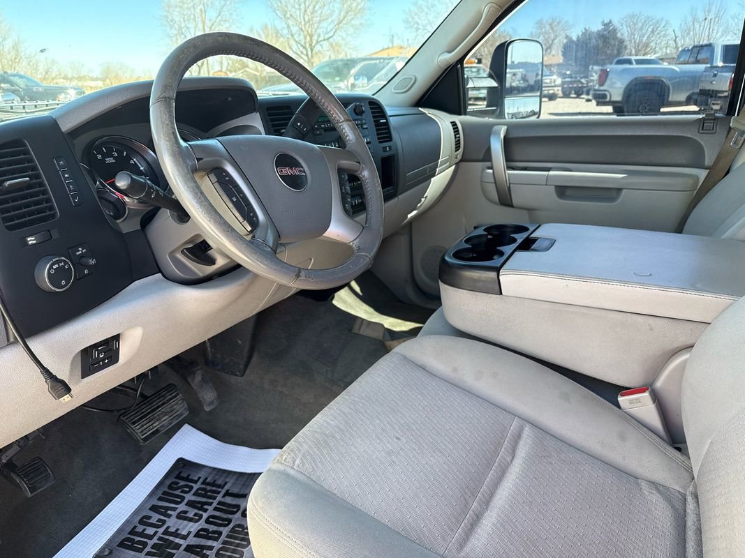 Used 2012 GMC Sierra 2500 SLE w/ SLE Preferred Package AWD/4WD image 32