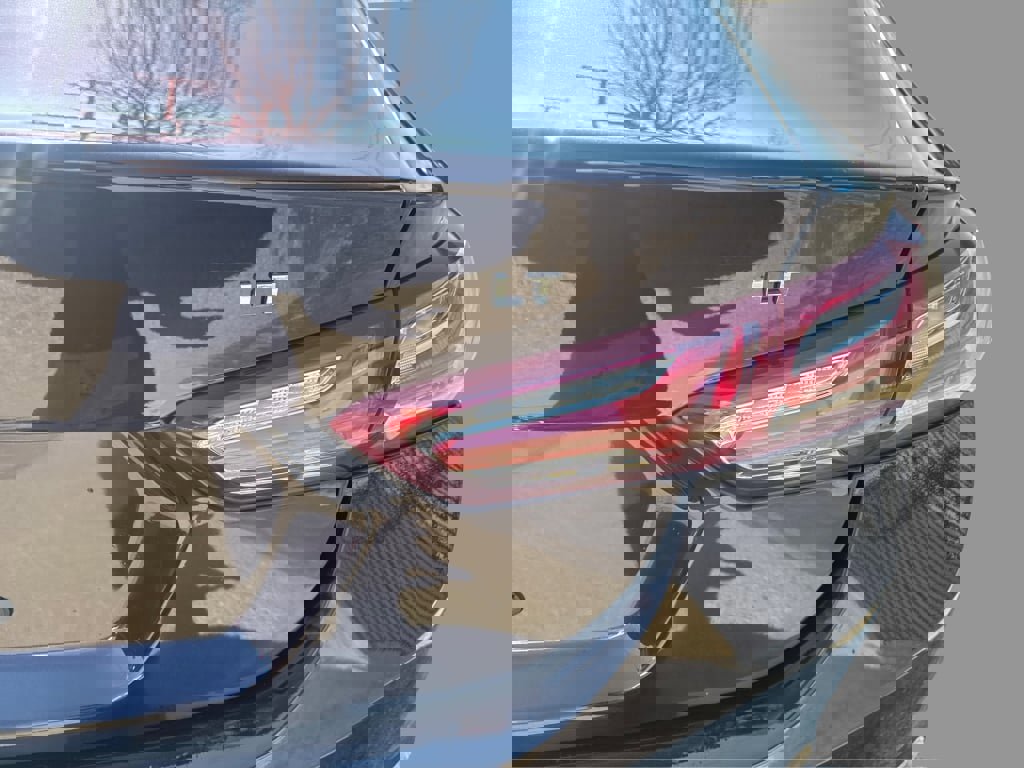 Used 2021 Chevrolet Malibu LT w/ Leather Package FWD image 22