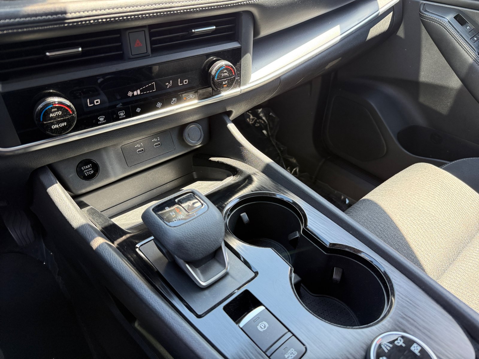 Used 2024 Nissan Rogue SV AWD/4WD image 13