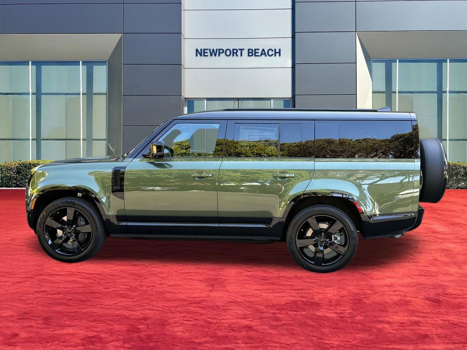 New 2026 Land Rover Defender 130 X-Dynamic SE AWD/4WD image 2