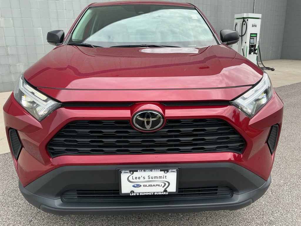 Used 2025 Toyota RAV4 LE AWD/4WD image 15