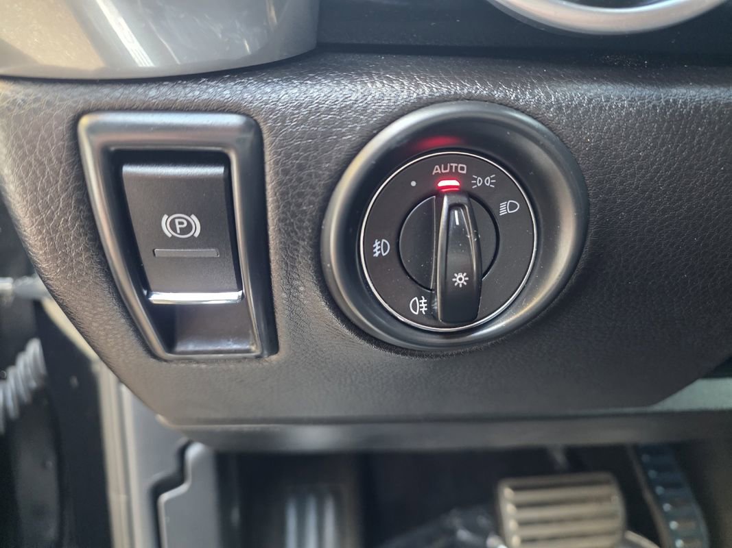 Used 2012 Porsche Cayenne S image 21