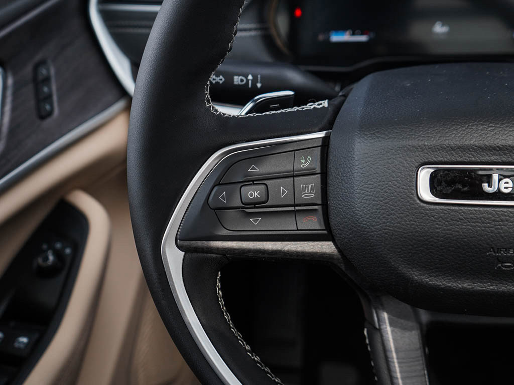 New 2025 Jeep Grand Cherokee L Limited w/ Trailer Tow Package image 21