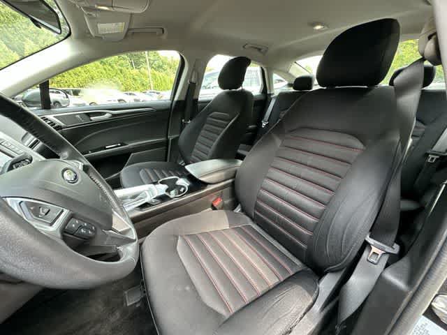 Used 2015 Ford Fusion SE w/ Equipment Group 201A FWD image 13
