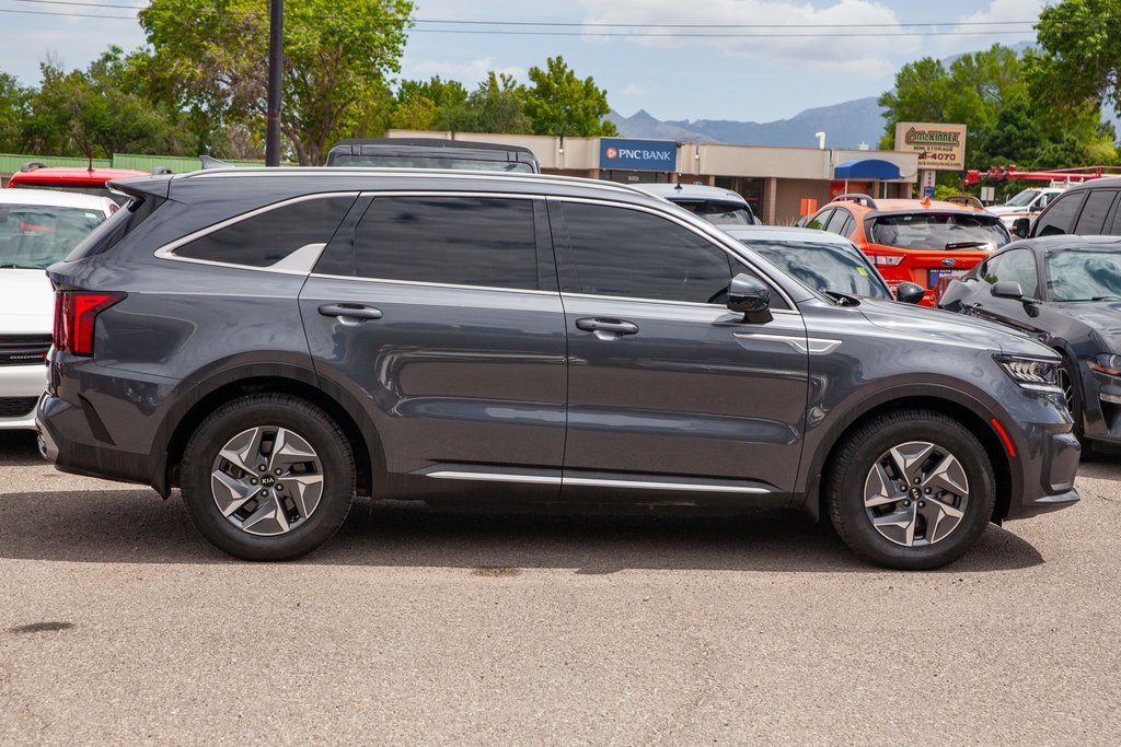 Used 2021 Kia Sorento S image 4