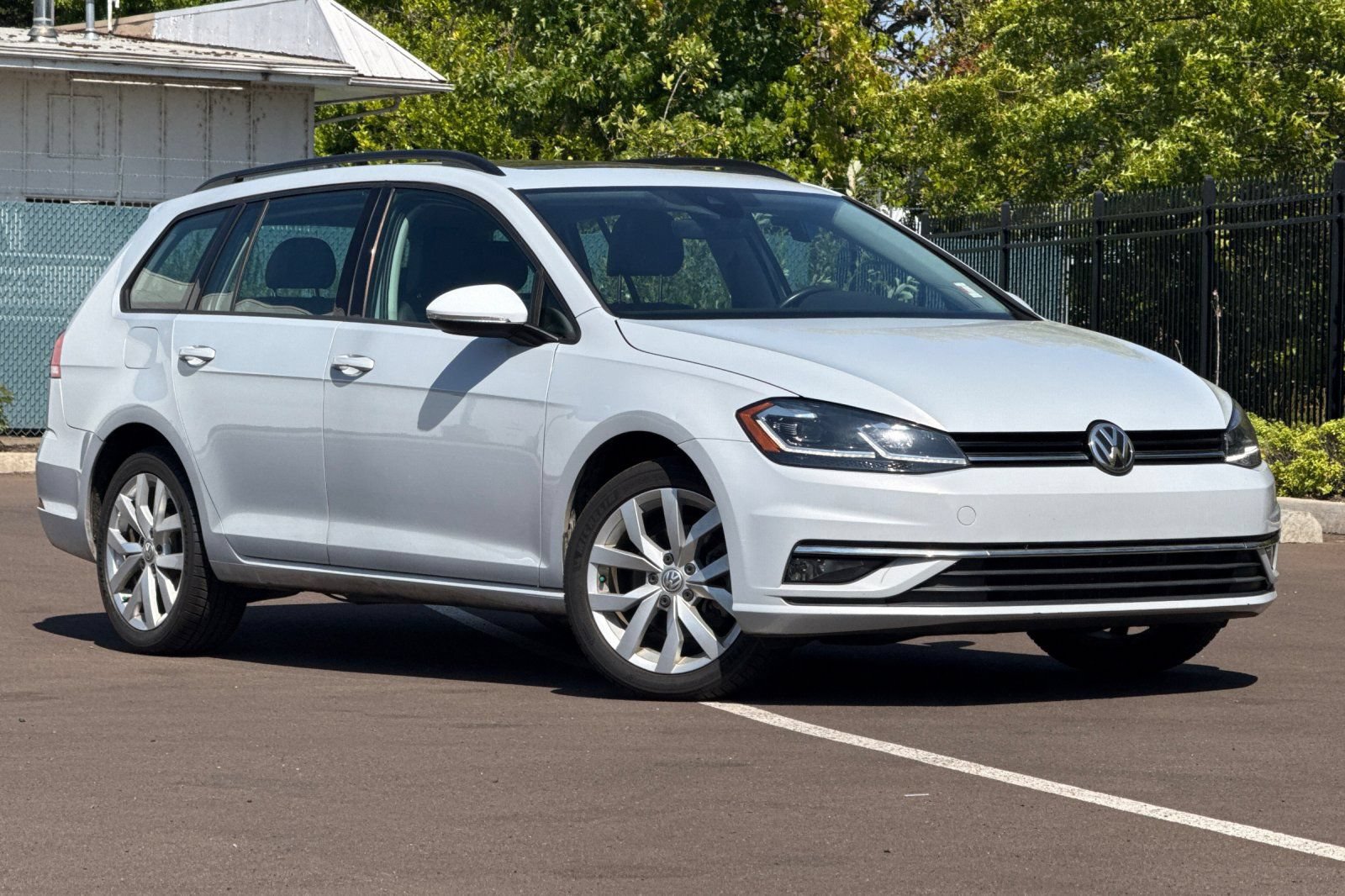 Used 2019 Volkswagen Golf S FWD image 2