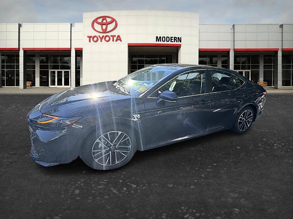 Used 2025 Toyota Camry XLE FWD image 21