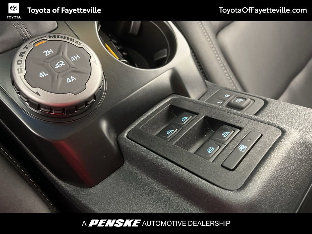 Used 2025 Ford Bronco Badlands image 32