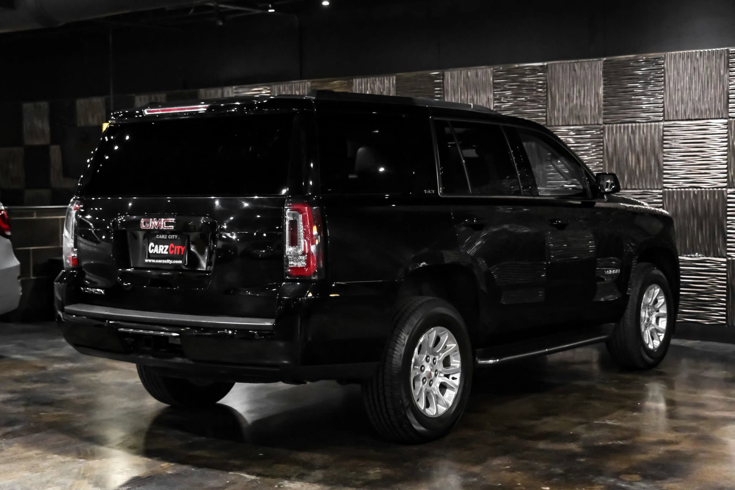 Used 2020 GMC Yukon SLT w/ Open Road Package AWD/4WD image 10